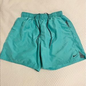 Menโs Nike swim trunks sz XL